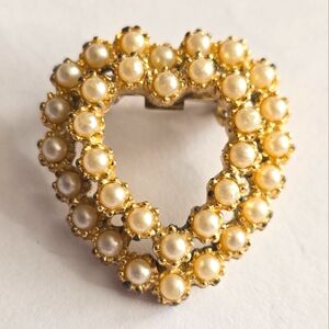 Vintage brooch heart with pearl broach gold tone pin valentines day coquette